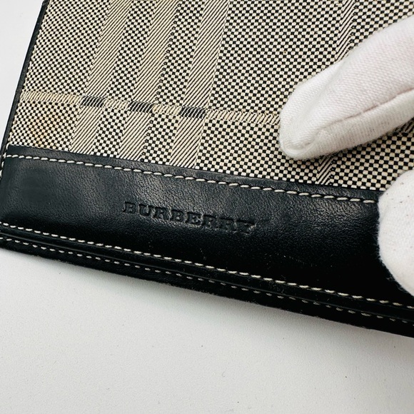 Burberry Bi fold Wallet - Picture 3 of 7